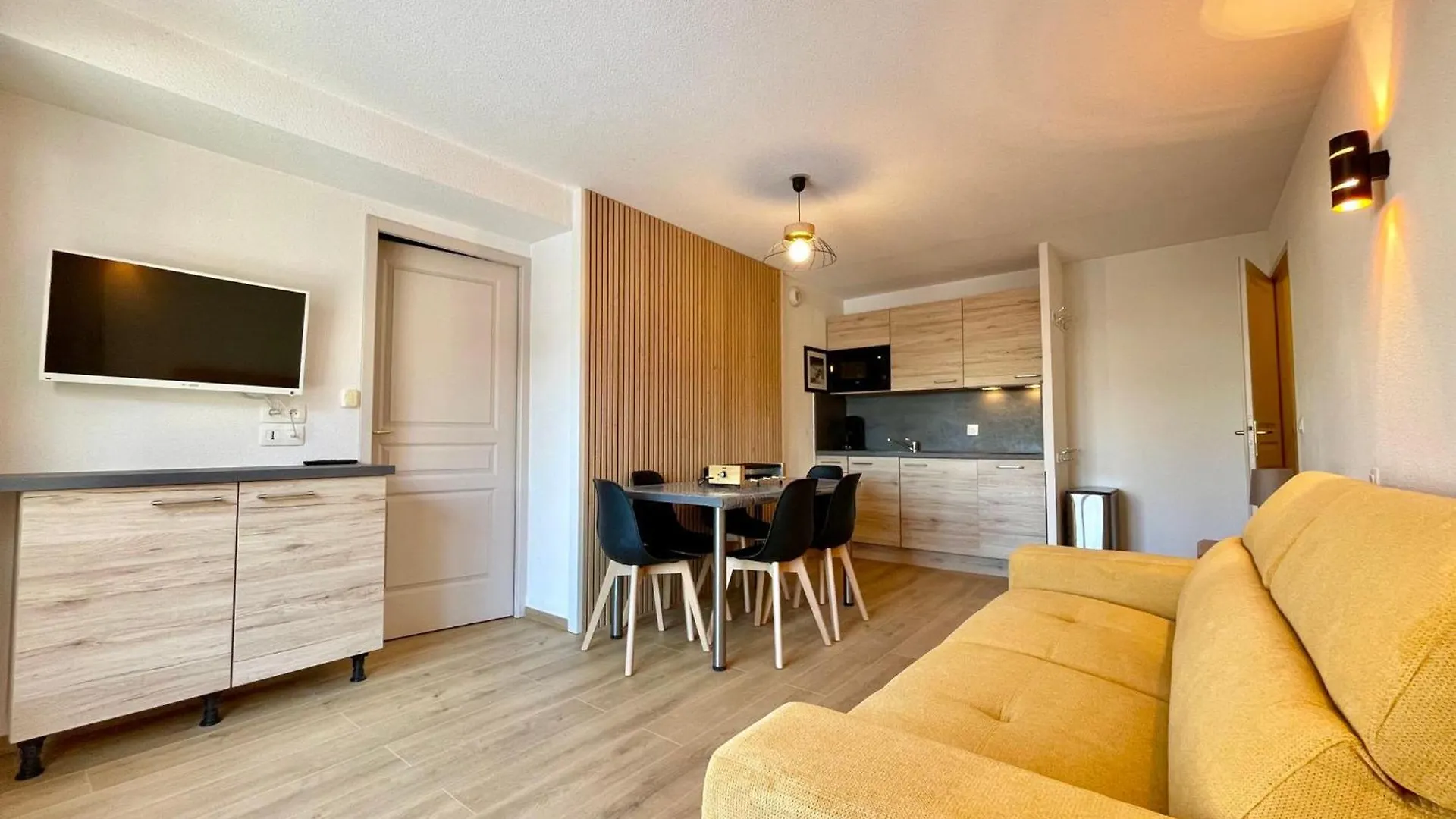 Apartment Appartement Cosy Avec Piscine Et Parking, Au Pied Des Pistes - Fr-1-505-213 Flumet France